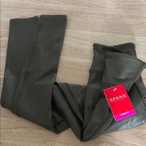 SPANX NEW WITH TAGS ARMY GREEN LEATHER LEGGING